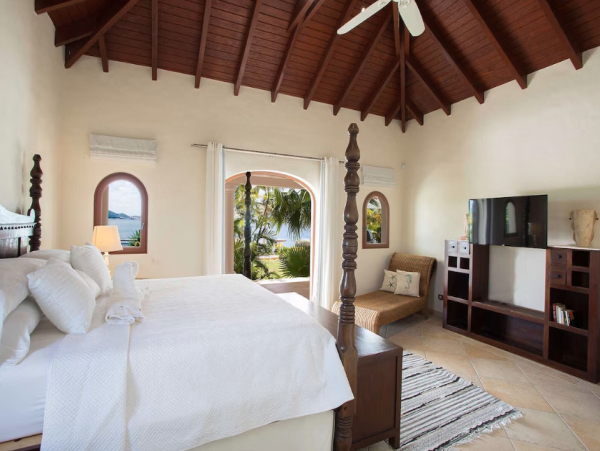 Bay Beachfront Luxury Six Bedroom Home in Saint Martin